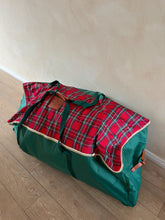 Load image into Gallery viewer, 2023 Green &amp; Tartan Luxe Tree Storage Bag (6989403258946)