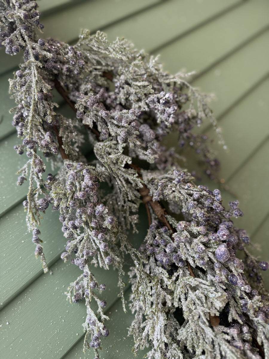 G219814 5.5' Iced Juniper Berries Garland
