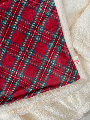 Traditional Red Plaid Fleece Blanket - PRE ORDER (6919647658050)