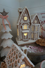 Load image into Gallery viewer, 4416145 - 12&quot; Lighted Gingerbread House (7360714965058)