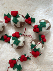 Felt Beaded Pudding and Holly Garland (6979310714946)