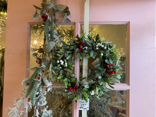 30CM MISTLETOE BERRY WREATH WITH LED (7541393489986)