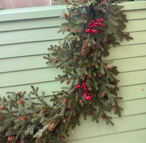 G219835 - 5' Pine & Berries Garland (7025077420098)