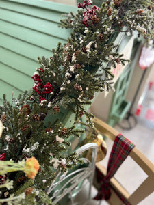 G219833 - 5' Snowy Pine & Pinecones Garland (7021408059458)