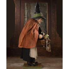 Load image into Gallery viewer, TD0066 - Brewhilda Peddler Witch (7260359131202)