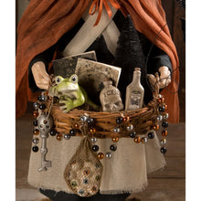 Load image into Gallery viewer, TD0066 - Brewhilda Peddler Witch (7260359131202)