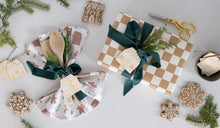 Load image into Gallery viewer, GBD1109 - Gingerbread House Wood Tags (7370944544834)
