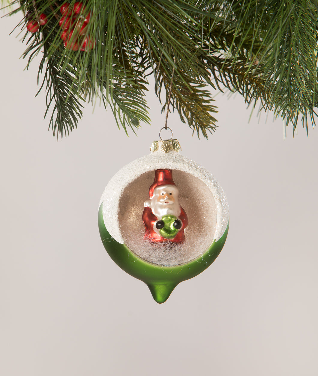 LC2442 - Retro Santa Indent Ornament (6912504102978)