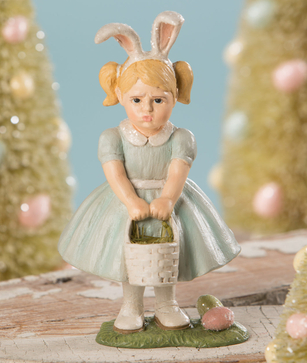 TD9009 - Pouting Easter Girl (4782204321858)