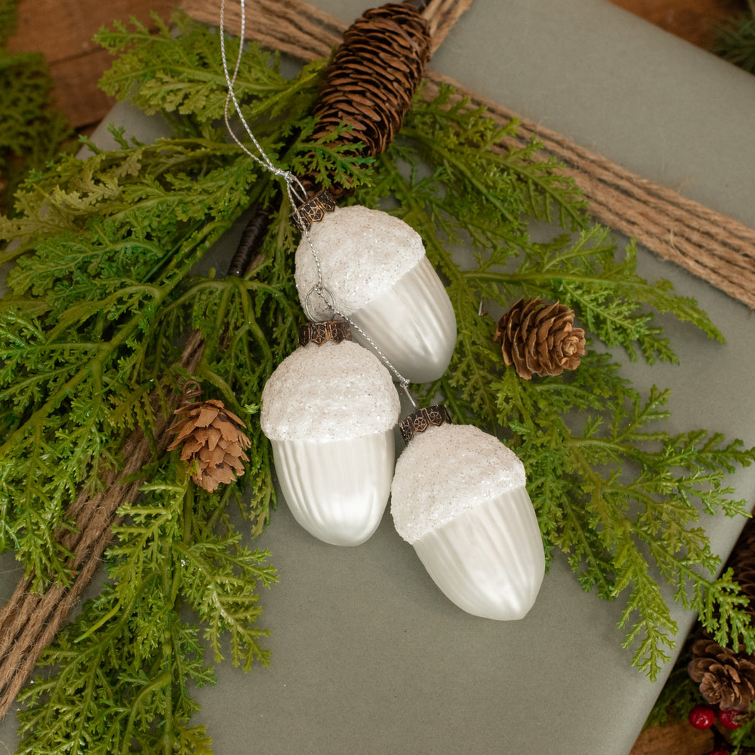 WS192257 - String of 3 White Hanging Acorn Ornament (6864823713858)