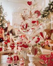 Load image into Gallery viewer, LG4515 - Feather Tree Ivory Urn 26&quot; (6552000233538)