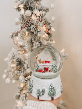 Load image into Gallery viewer, The Christmas Market ™ Snowglobe (4784628891714)