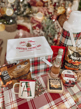 Load image into Gallery viewer, Mrs Claus’ Vintage Picnic Box (6749381328962)