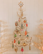 Load image into Gallery viewer, LG7221 - Feather Tree Ivory &amp; Glitter 42&quot; (6552000987202)