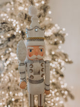 Load image into Gallery viewer, White King Nutcracker (4548620681282)