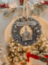 Load image into Gallery viewer, SN7456 - Peaceful Wreath (4671640961090)