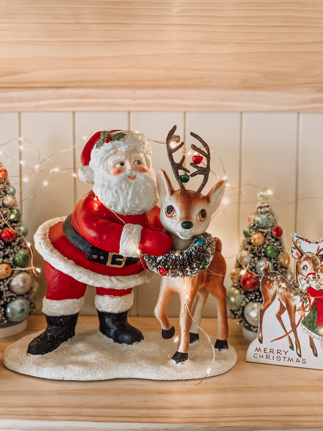 TD9025 - Retro Santa with Reindeer Large (4671862833218)